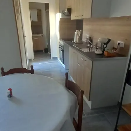 La Maisonnette Cherbourgeoise بيت للعطل *